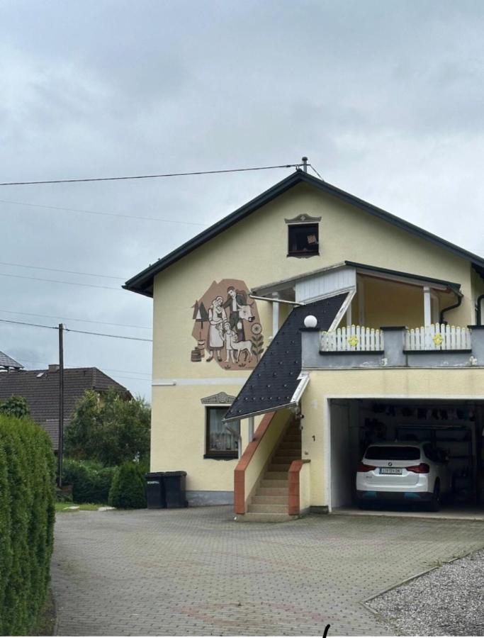 Gemuetliche Kleine Wohnung Mit Garten Unterburg  Exteriér fotografie